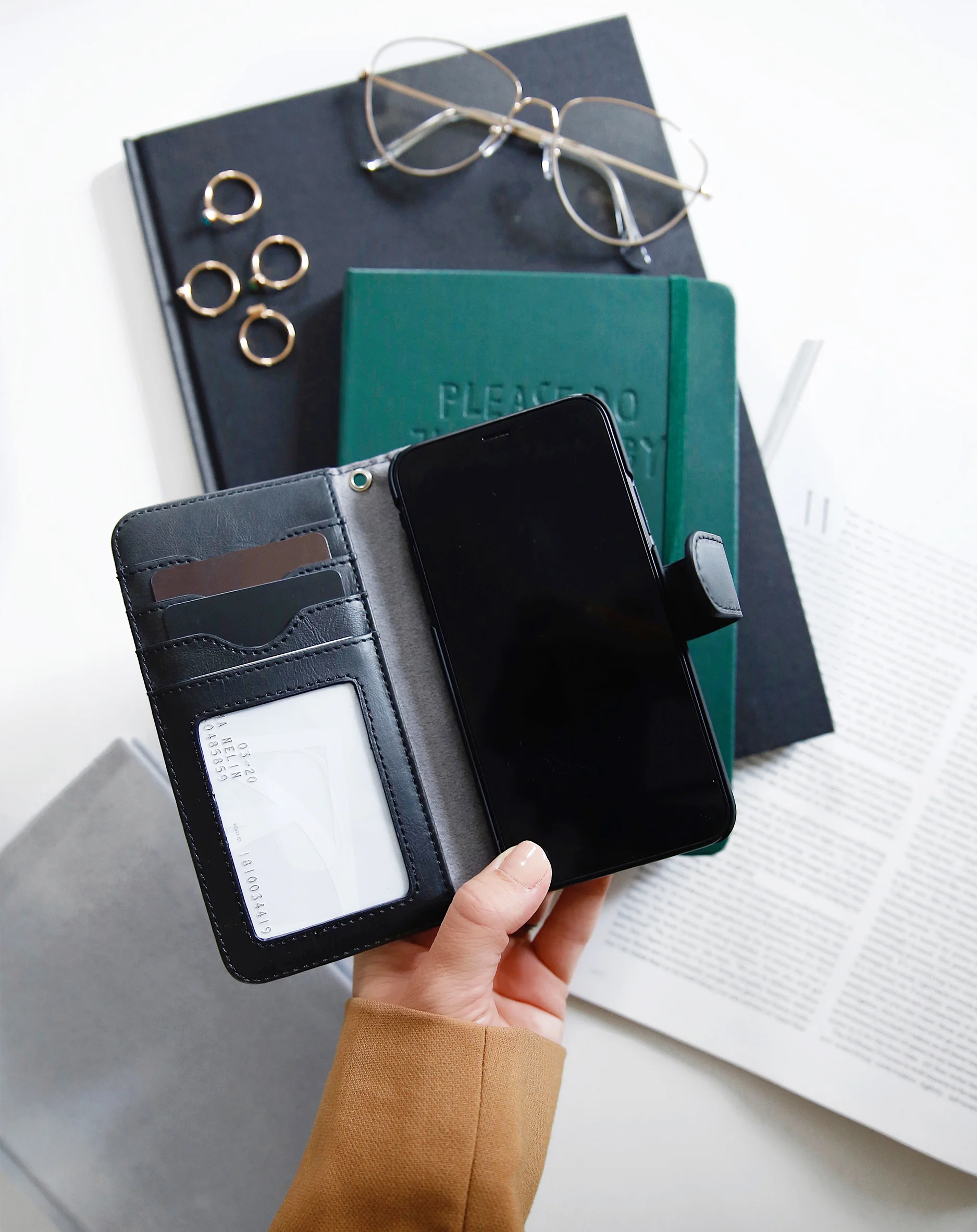 iPhone 13 Pro iDeal of Sweden Magnet Wallet+ Black